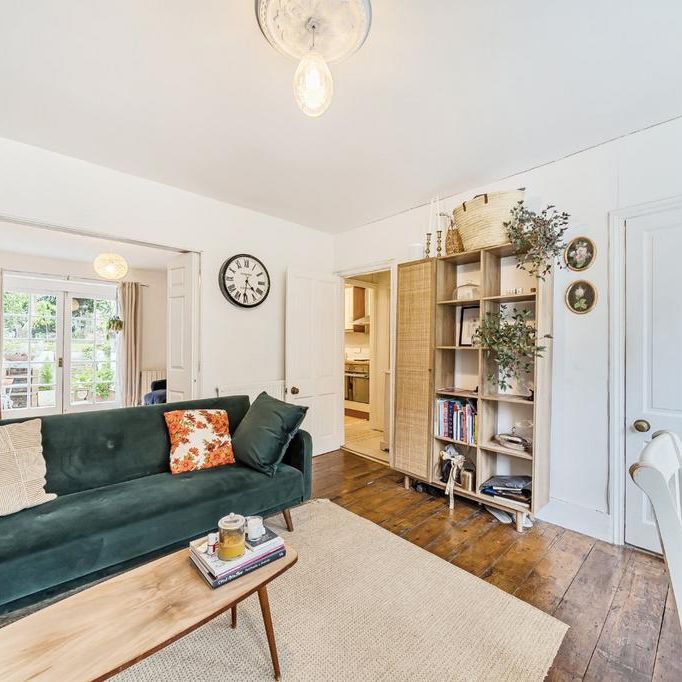 1 bedroom flat to rent - Photo 1