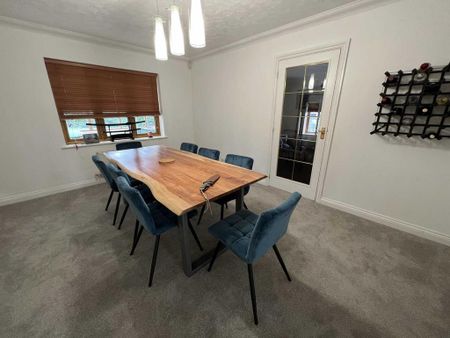 6 bedroom detached house to rent - Photo 2