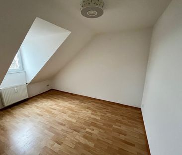 CHARMANT! 4 Zimmerwohnung mit Dachterrasse und Einbauküchenübernahme - Foto 3