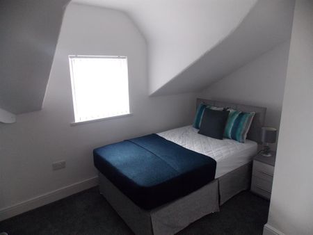 9 bedroom private hall to rent - Photo 3