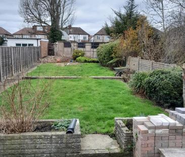 1 bedroom in a house share to rent - Photo 5