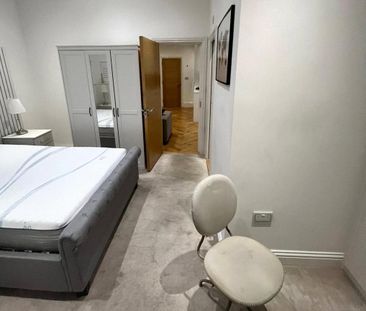 3 bedroom apartment to rent - Photo 2