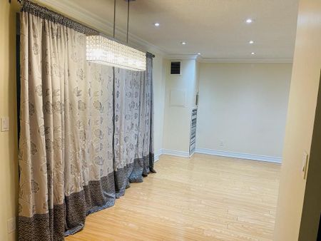 For Lease - 3025 The Credit Woodlands Road Unit# 330, Mississauga, Ontario - Photo 3