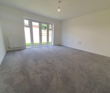 3 bedroom detached bungalow to rent - Photo 1
