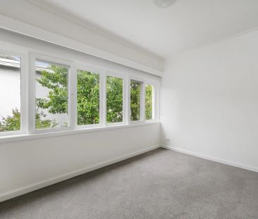 Fresh & Perfectly Positioned in Prime Armadale - Photo 1