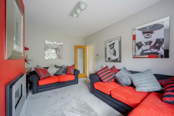 12 Churchland Close, Holywood, BT18 9LF - Photo 1