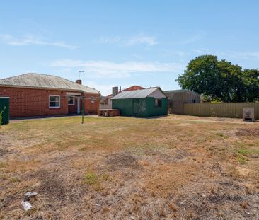 Neat Two Bedroom Home - Photo 6