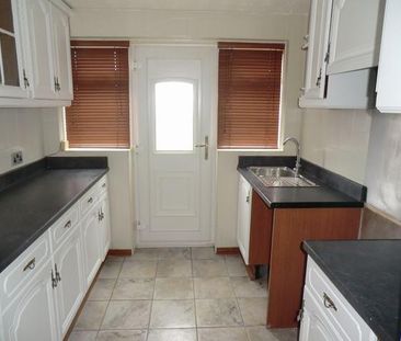 3 bedroom terraced house to rent - Photo 6