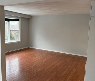 For Lease - 452 Elizabeth Street Unit# Upper, Oshawa, Ontario - Photo 1