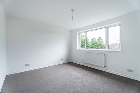 Available unfurnished now - Photo 5