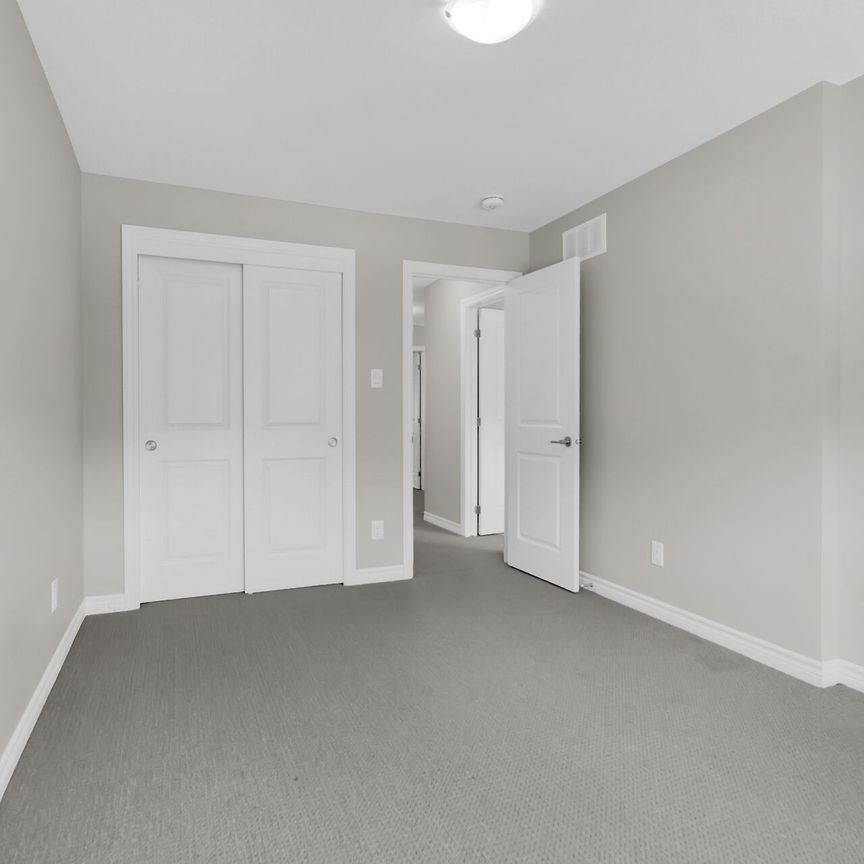 For Lease - 170 Wabikon Crescent, Blossom Park - Airport and Area, Ontario - Photo 1