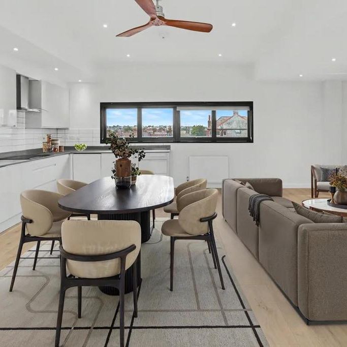 3 bedroom flat to rent - Photo 1