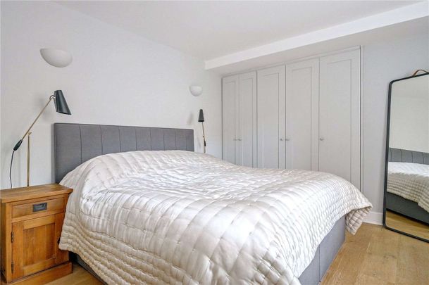 Striking two bedroom apartment in Clerkenwell. - Photo 1