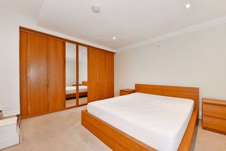 Stylish one bedroom apartment retaining the impressive character of the Convent with communal gardens and parking. - Photo 3