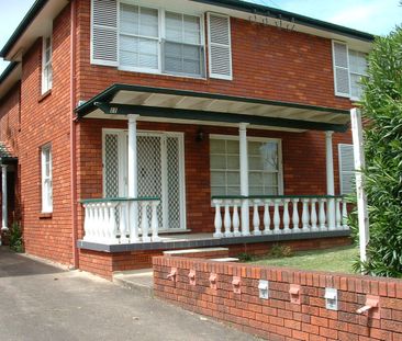 Spacious 2-Bedroom Unit in Prime Location with Built-in wardobe - Photo 6