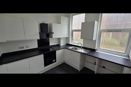 2 Bed Flat, Seymour Grove, M16 - Photo 4