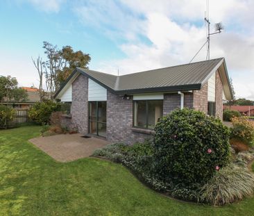 Sunny Brick Home - Flagstaff - Photo 2