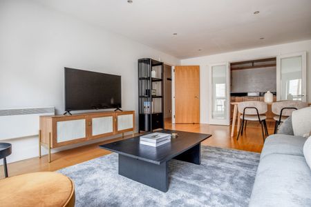 Vauxhall Bridge Rd - Photo 3