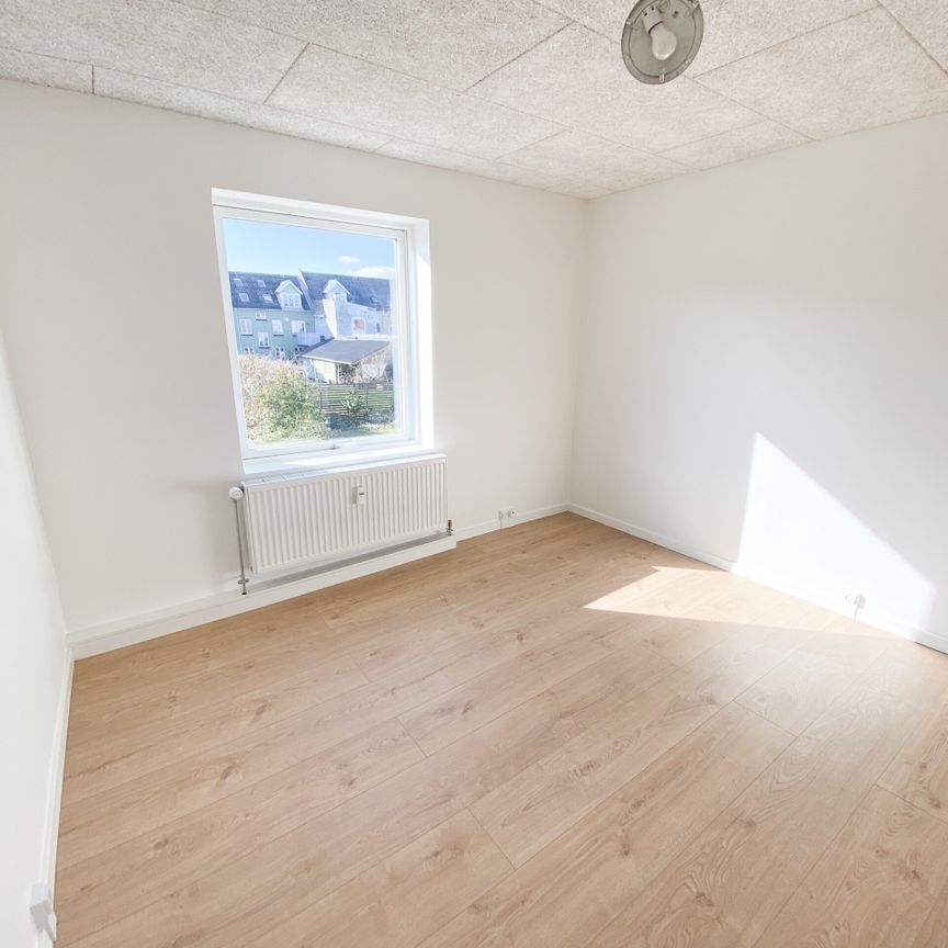 Stor og charmerende 4-værelses lejlighed i Vejgaard - Photo 1