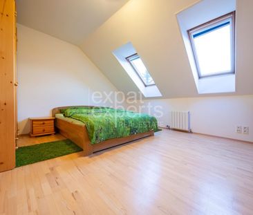 Priestranný 4i byt 221m2 v rodinnom dome, s garážou a spoločnou záhradou – Fotografia 3