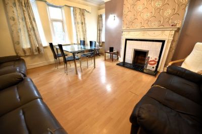 9 bedroom Flat in Otley Road Bed), Leeds - Photo 1