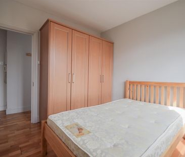 2 bedroom Flat To Let - Photo 5