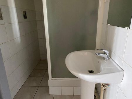 Location Appartement 2 pièces 24m² AUBENAS 07200 - Photo 4