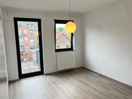 Appartement te huur - Foto 2