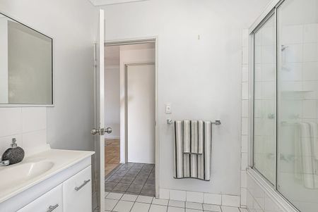 4 Gracedale Street, Mount Louisa QLD 4814 - House For Rent | Domain - Photo 4