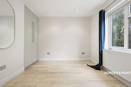 Graylands, Theydon Bois - Photo 3