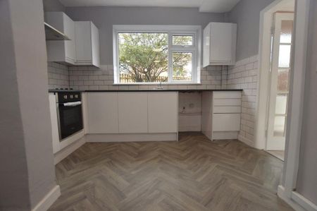 3 bedroom semi-detached house to rent - Photo 4