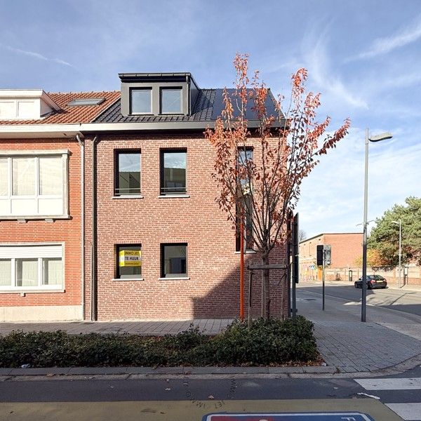 Lichtrijk gelijkvloers nieuwbouwappartement met één slaapkamer en terras - Photo 1