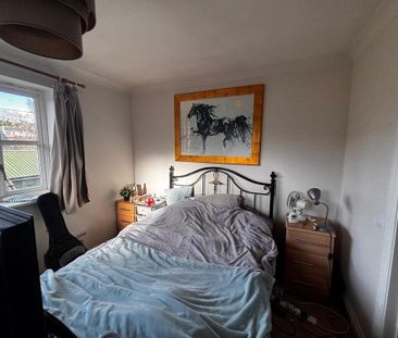 4 bedroom semi-detached house to rent - Photo 2