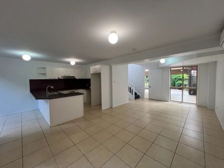 Short Walk to Tweed Valley Hospital - 2 Bedroom Townhouse - Photo 4