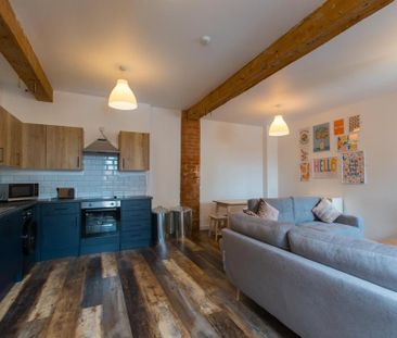 1 bedroom in a house share to rent - Photo 2