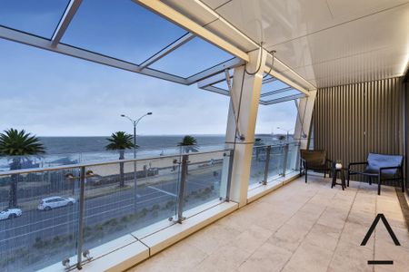 Beachside living with unparalleled views ** OPEN FOR INSPECTION SATURDAY 1ST FEBRUARY 10:30AM - 10:45AM ** - Photo 3