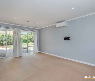 BEAUTIFUL FAMILY HOME IN DUFFY - Photo 3