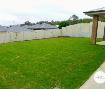 MODERN FAMILY HOME IN FAIRWAY GARDENS ESTATE - Photo 1