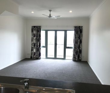 2 Level - 2 Bedroom Apartment - 2 carparks - Photo 2