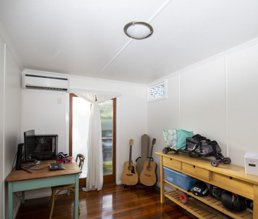 4 Cross St, Raceview QLD 4305 - House For Rent | Domain - Photo 6