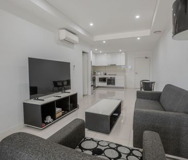 Two-storey apartment with one bedroom and study - Photo 5