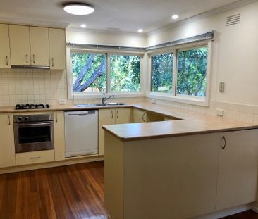 GREAT FAMILY LIVING IN A PERFECT LOCATION - Photo 5