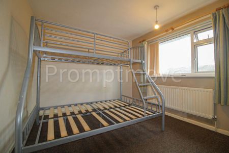 3 bedroom semi-detached house to rent - Photo 5