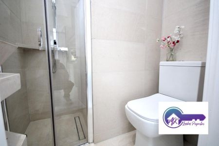 1 Bedroom Room in Flat Share To Rent - Photo 3