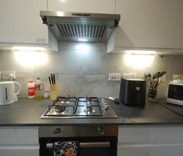 2 bedroom apartment to rent - Photo 3