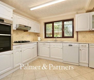 3 bedroom detached house to rent - Photo 5