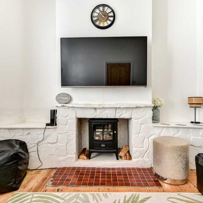 3 bedroom terraced house to rent - Photo 1