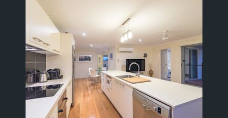 `Modern Elevated Living in the Heart of Cooroy - Photo 3