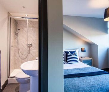 Westbury Mount, LS10 - Photo 1