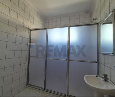 Casa para locação com 3 dormitórios, 2 banheiros, 1 edícula, 1 vaga... - Foto 3